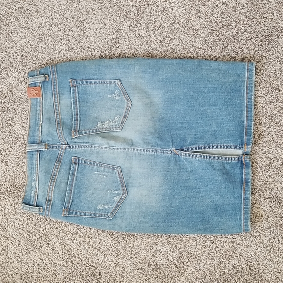 Sneak Peak Distressed Denim Pencil Skirt - Picture 6 of 12